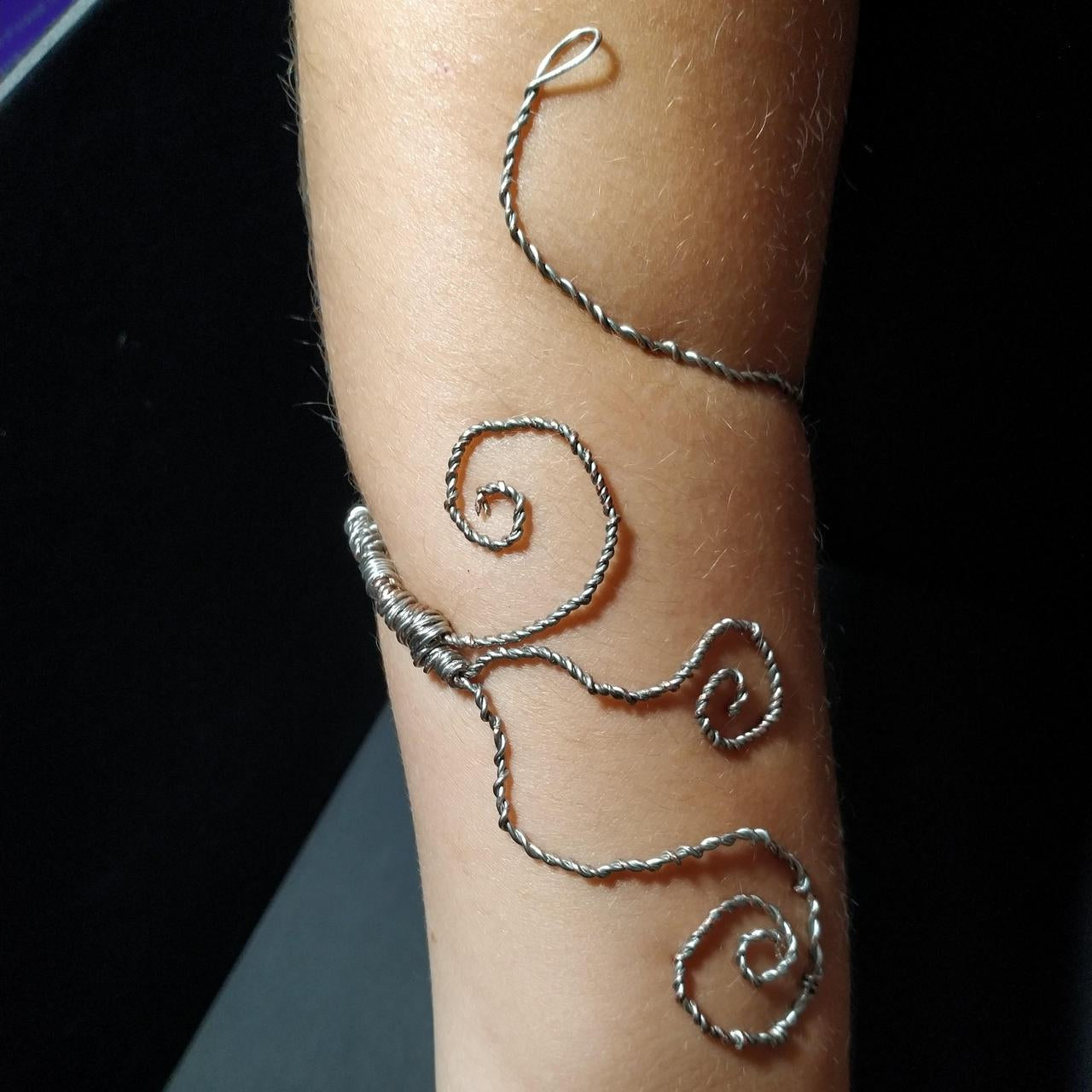 Wire Arm Band