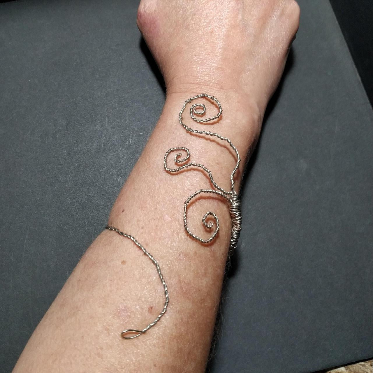 Wire Arm Band