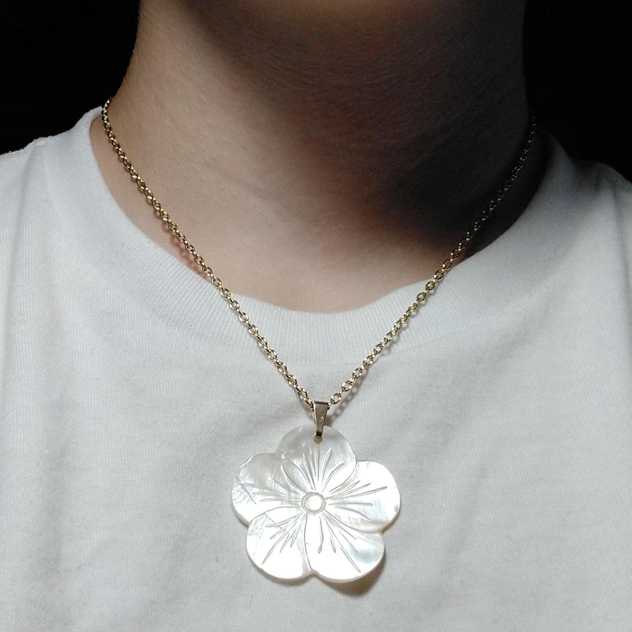 Flower Abalone Shell Necklace